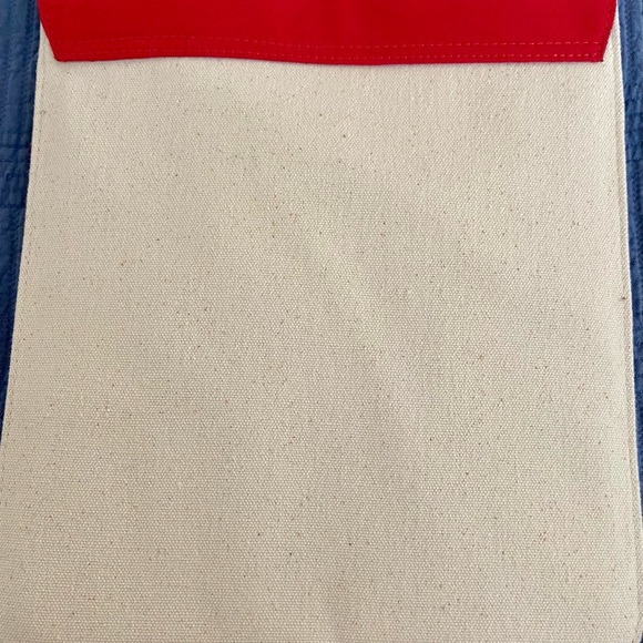 LL bean ipad case. Limited edition. Brand new, never used. - Picture 5 of 5